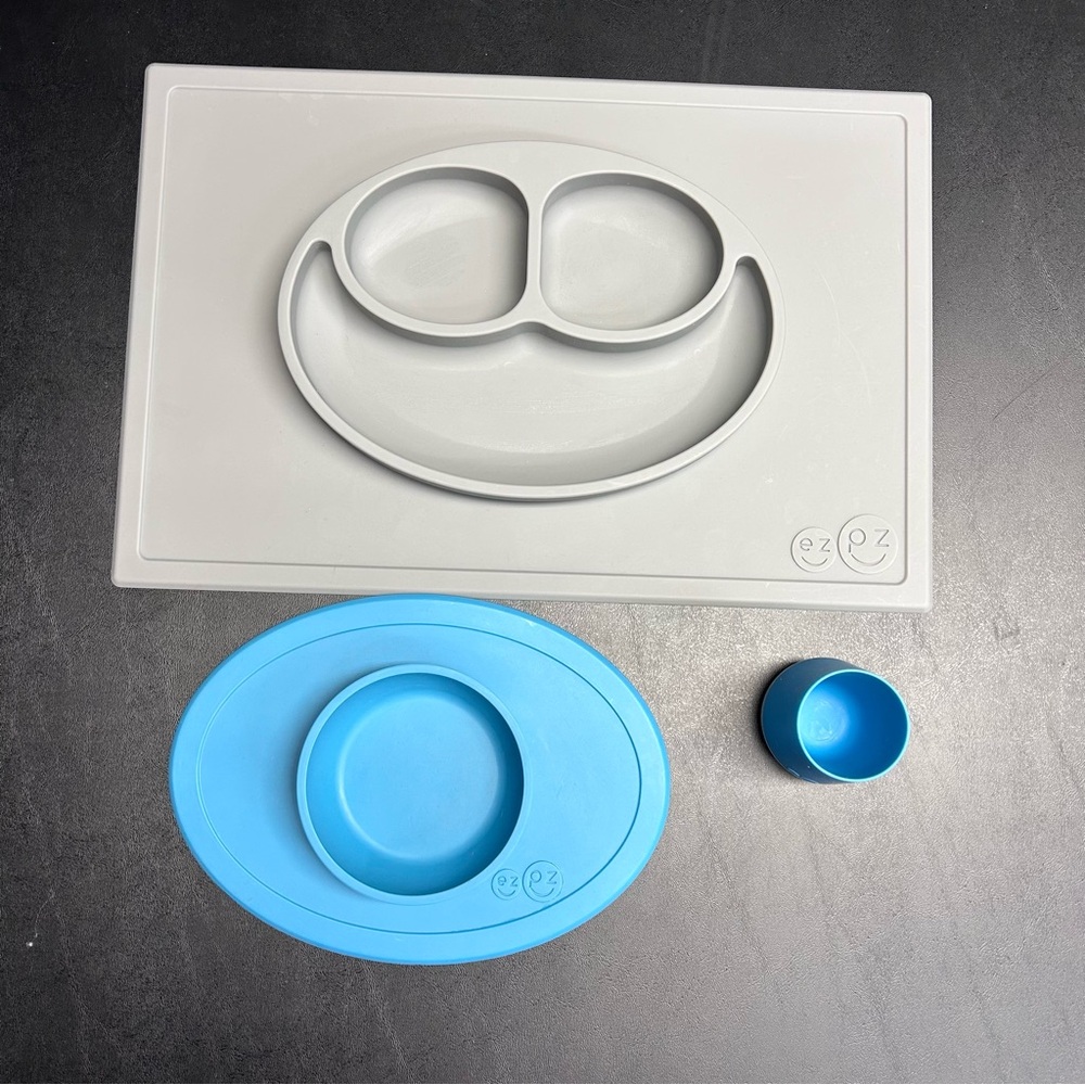 EZPZ Silicone Feeding Set suction no slip - plate, bowl,cup toddler high chair